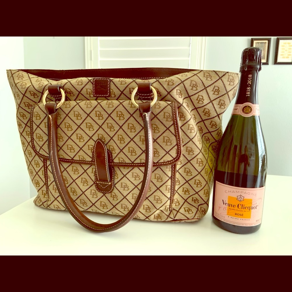 Dooney & Bourke Signature Large Tote Handbag